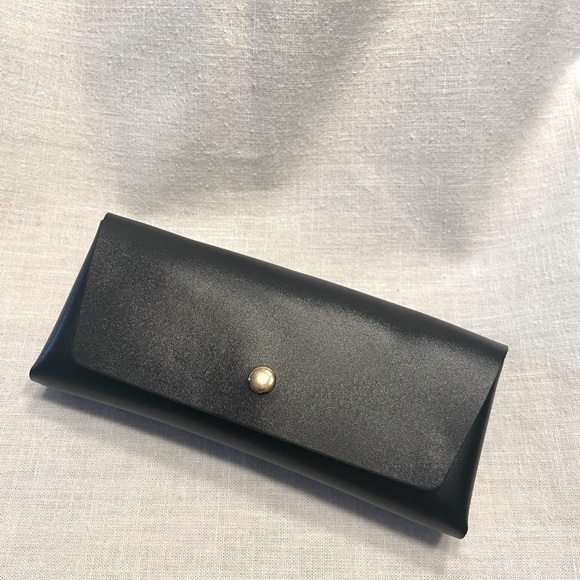 Men’s or Women’s Aviator Silver Frame Sunglasses Grey Lens brand New! With Case - Picture 5 of 5